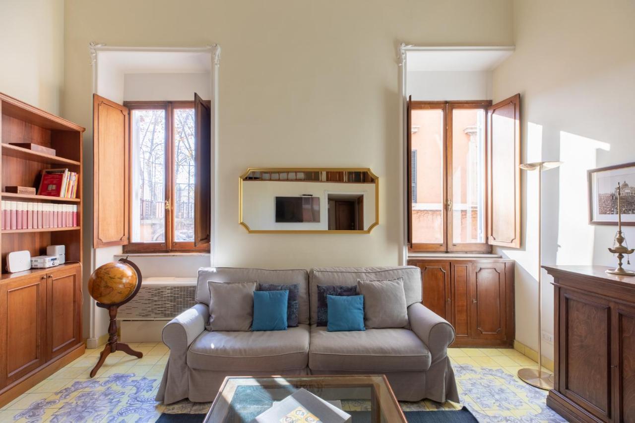 Appartement Iflat Campo De Fiori Cozy Flat à Rome Extérieur photo
